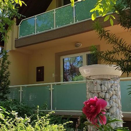Keller Apartmanok Хайдусобосло Экстерьер фото