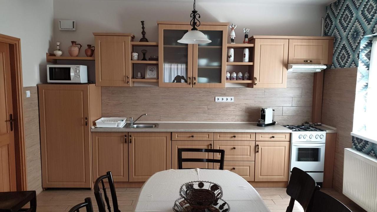 Keller Apartmanok Хайдусобосло Экстерьер фото