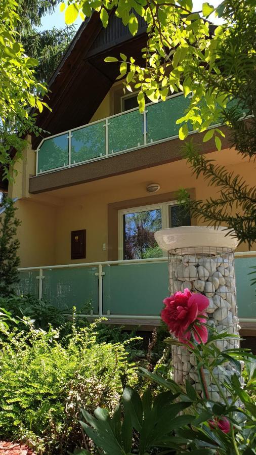 Keller Apartmanok Хайдусобосло Экстерьер фото