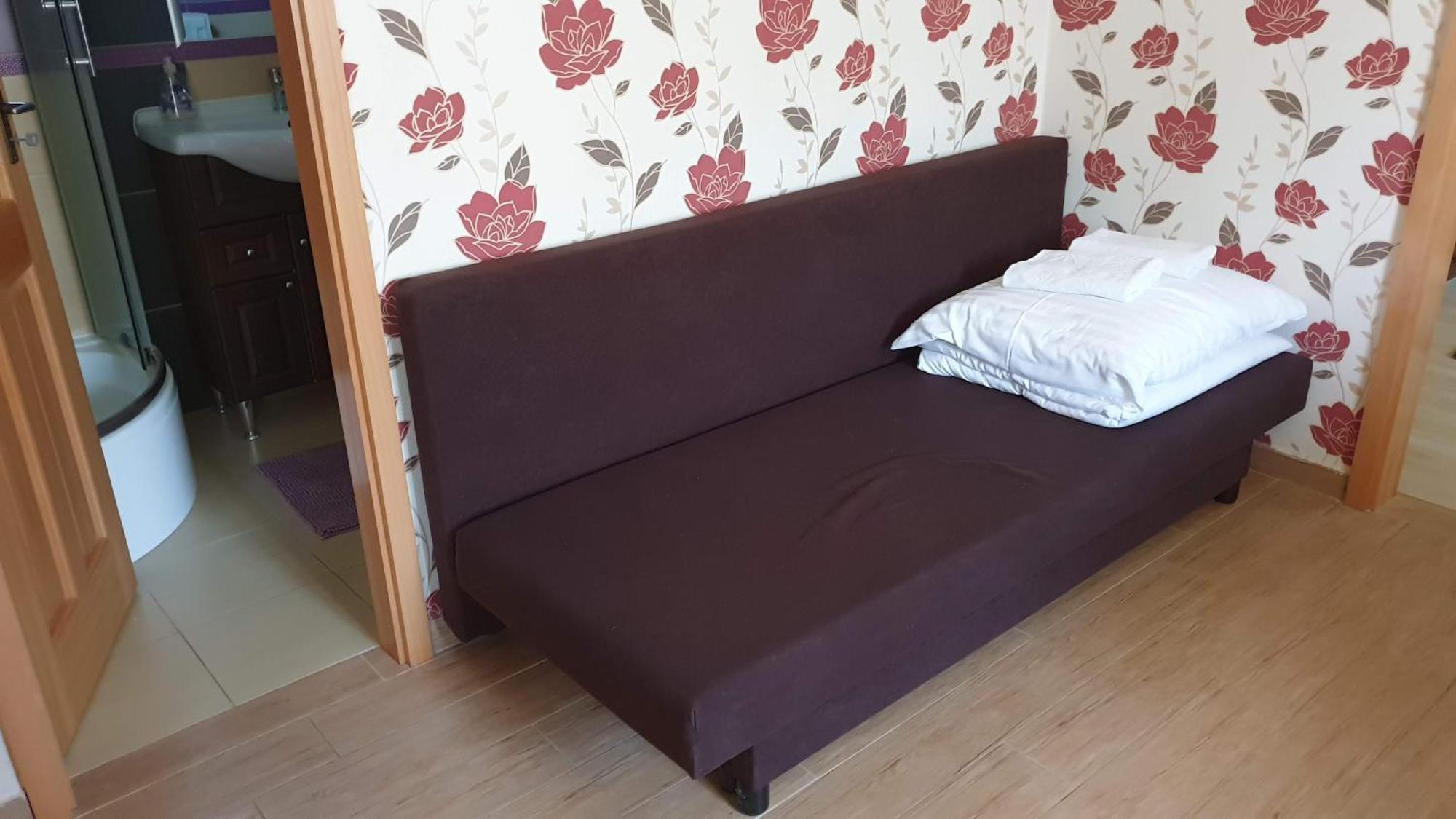 Keller Apartmanok Хайдусобосло Номер фото