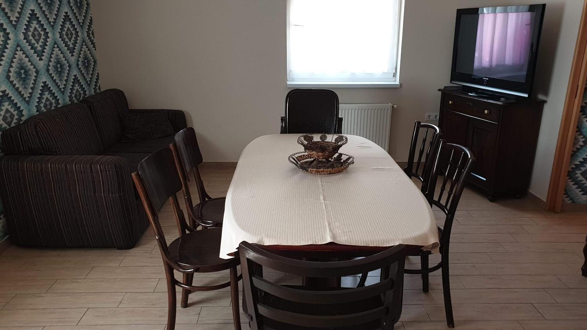 Keller Apartmanok Хайдусобосло Номер фото