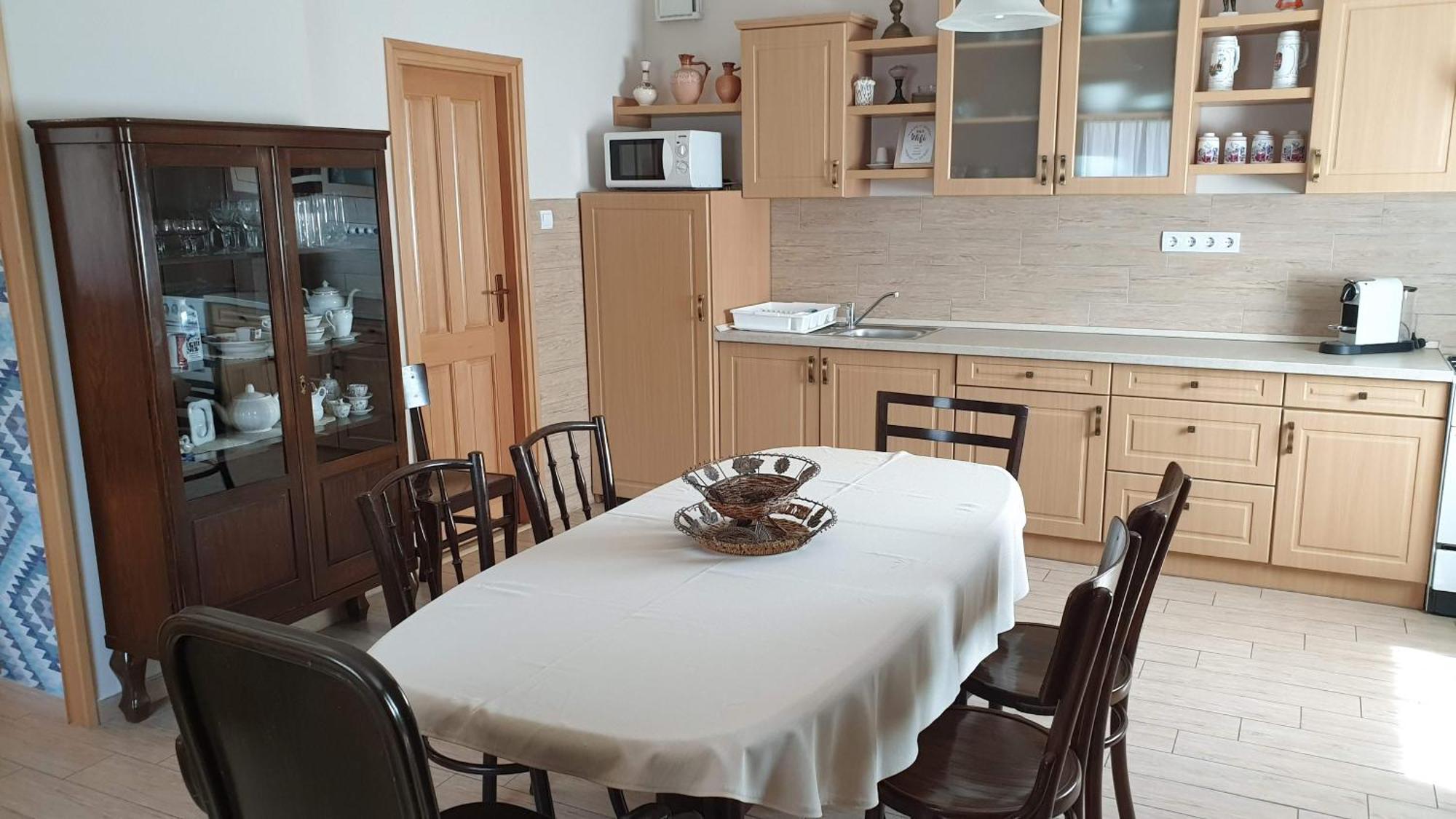 Keller Apartmanok Хайдусобосло Номер фото