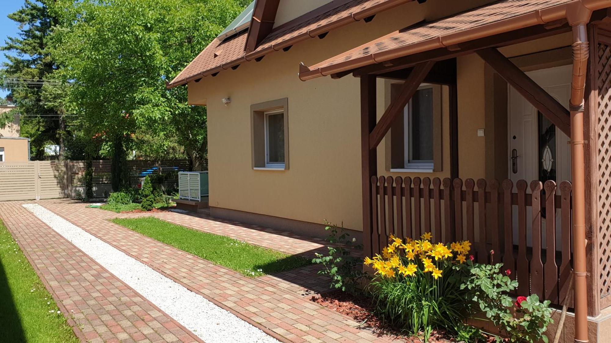 Keller Apartmanok Хайдусобосло Номер фото